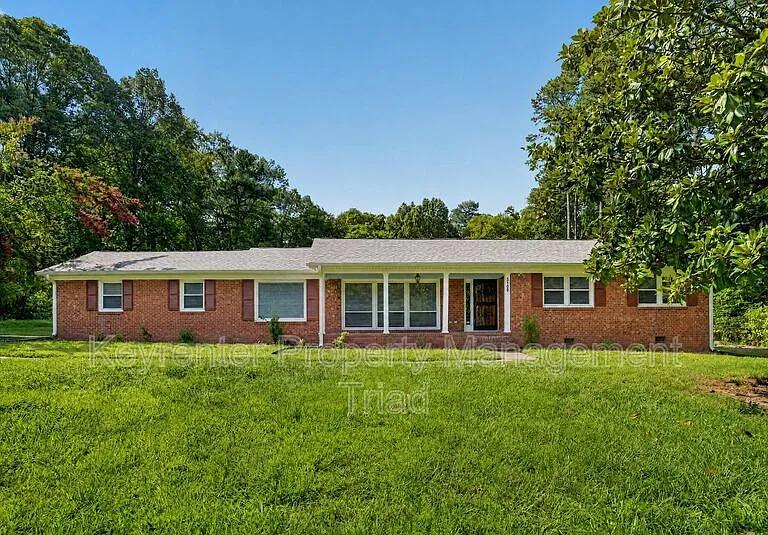 5108 Lakeshore Ct — Photo 1
