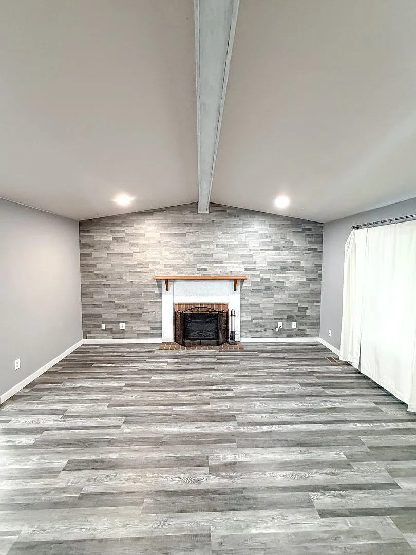 3 Bedroom West Salem Home with Large Fenced Backyard — Photo 2