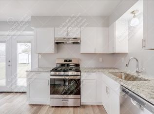 909 Astoria Dr, Moore, OK 73160