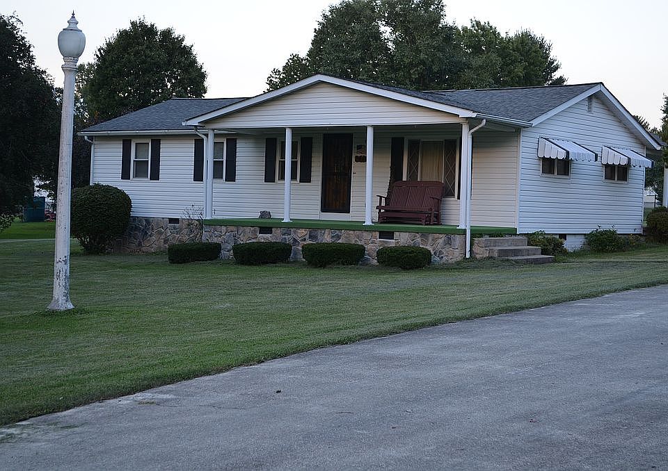 1st image of 1092 Rogers St