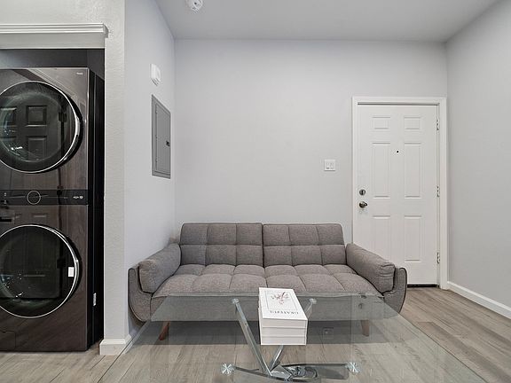 4th image of 920 Avenue L #1