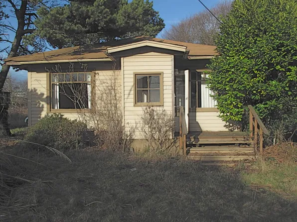 1319 NE 6th Dr, Lincoln City, OR 97367