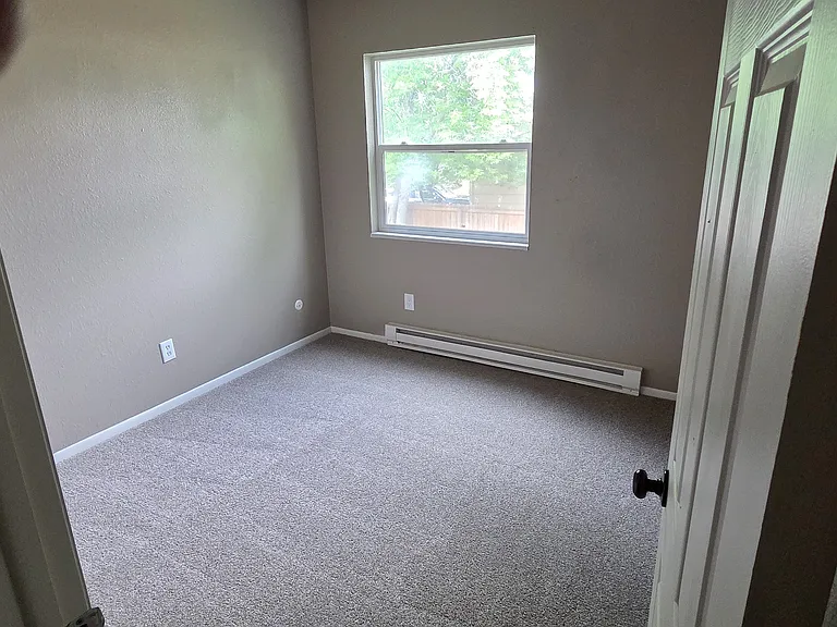 1979 Sandalwood Ln — Photo 32