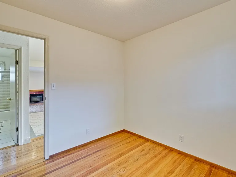 1109 White Cliff Dr — Photo 33