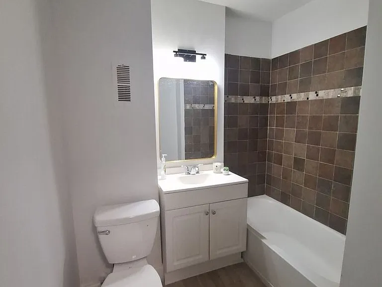 612 N Glover St — Photo 9