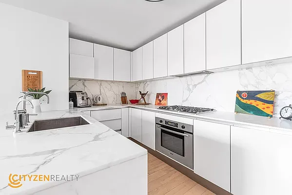 Rented by City Zen Realty | media 4