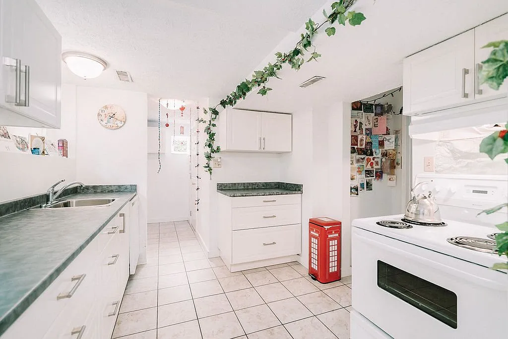 2 bed, 1050 sqft, $1,950 — Photo 2