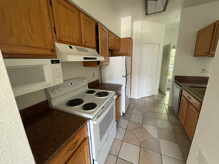 7460 Singing Hills Dr #H203-203 — Photo 2