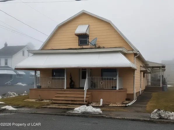 25 James St, McAdoo, PA 18237