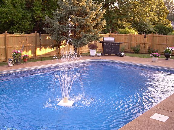2nd image of 8105 Briarwood Dr