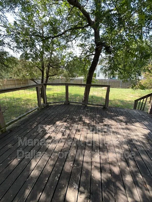3 bed, 1.0 bath, 1642 sqft, $1,800 — Photo 2