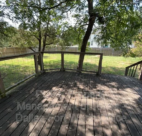 501 E Monroe St — Photo 3