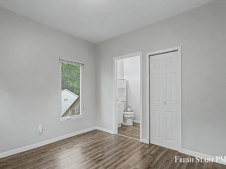 1266 Clark St — Photo 22
