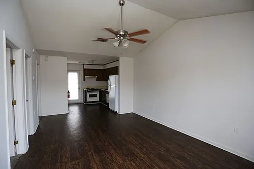 140 Lanier Dr Photo 1