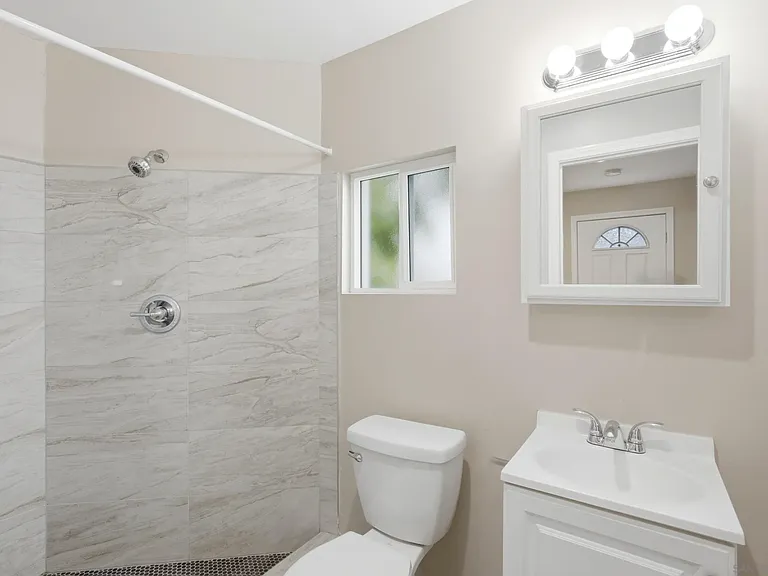 554 Ritchey St — Photo 13