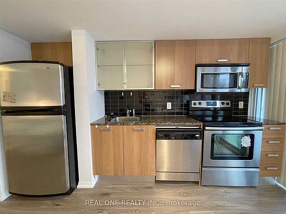 3rd image of 38 Grenville St #1805