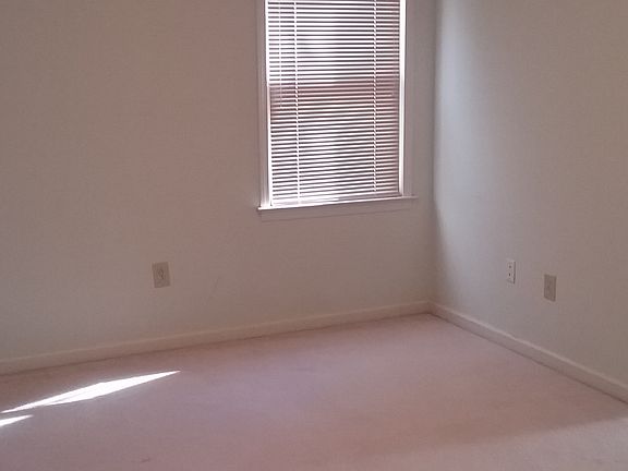 3rd image of 111 Eastwick Ct