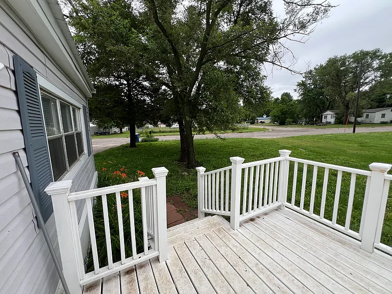 113 Speer Dr — Photo 2