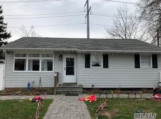 185 Prince Rd, Rocky Point, NY 11778