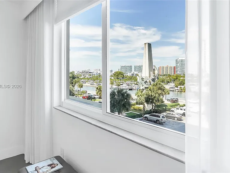300 Bayview Dr #307 — Photo 18