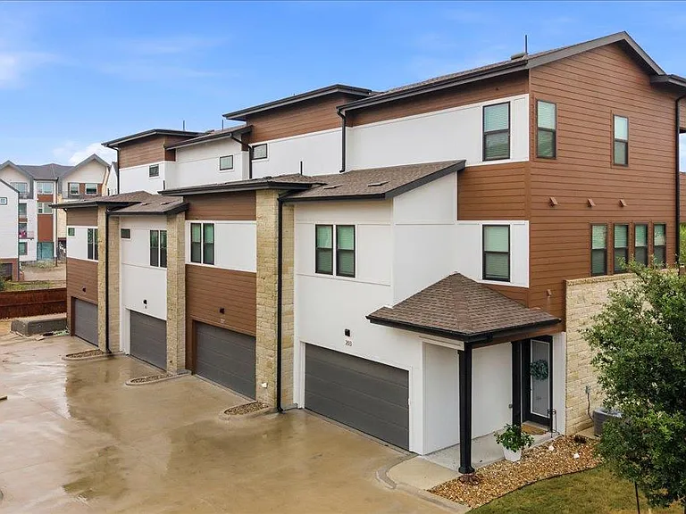 315 Holton Dr #201 — Photo 8