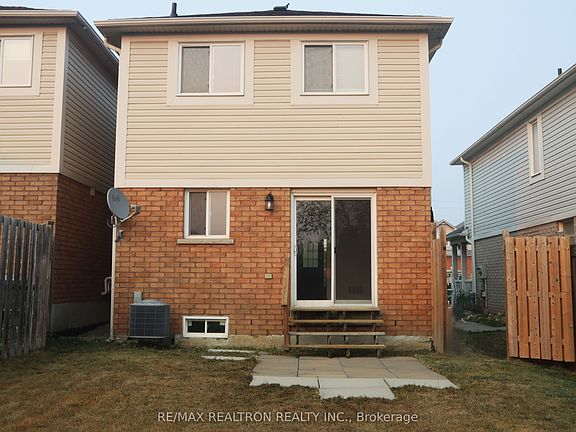 5th image of 70 Commonwealth Rd