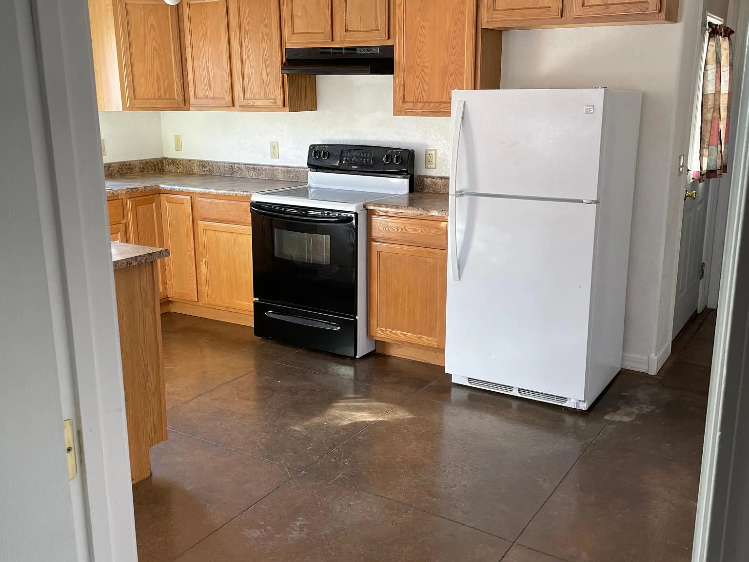 2 bed, $1,900 — Photo 3