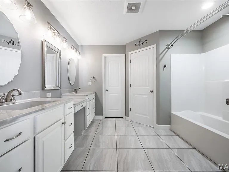 407 Sammy Ln — Photo 19