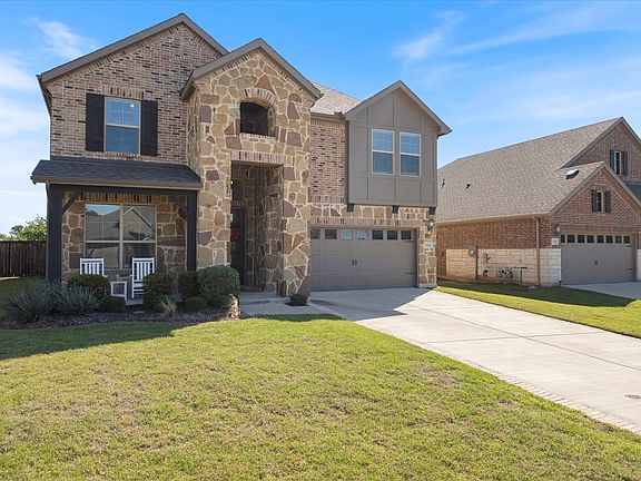 3rd image of 7504 Larson Ln