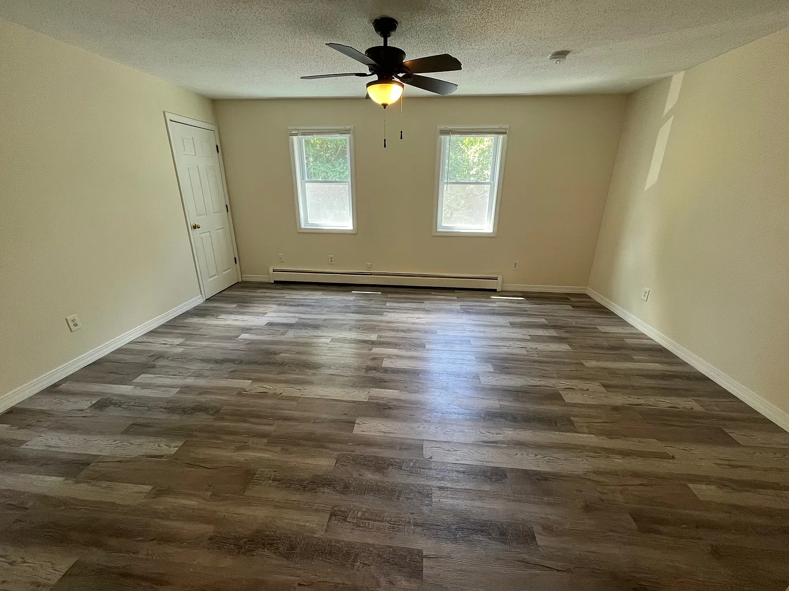 2 bed, 750 sqft, $1,600 — Photo 3