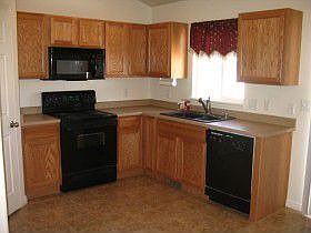 Kitch. w corner pantry