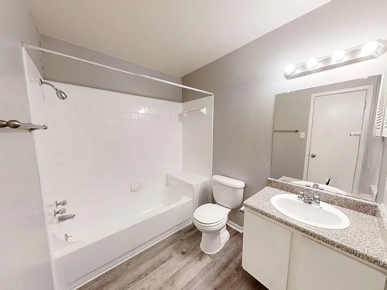 Hill Country Apartments — Photo 29