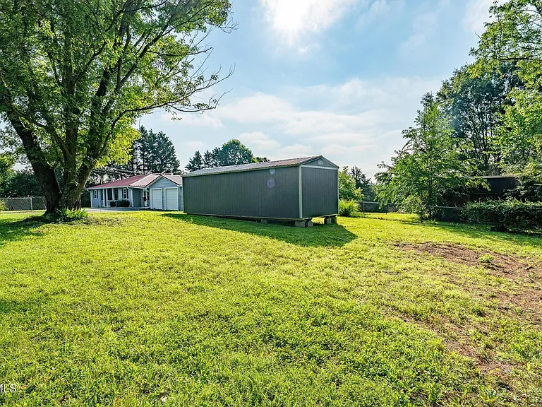 371 Oak Hill Cir — Photo 50