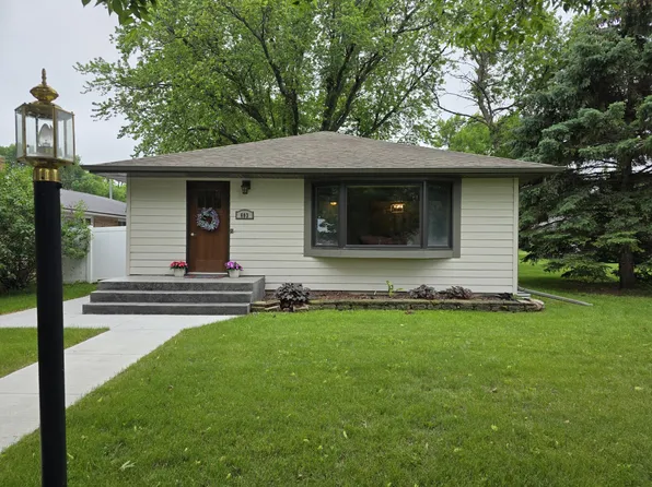 603 2nd St SW, De Smet, SD 57231