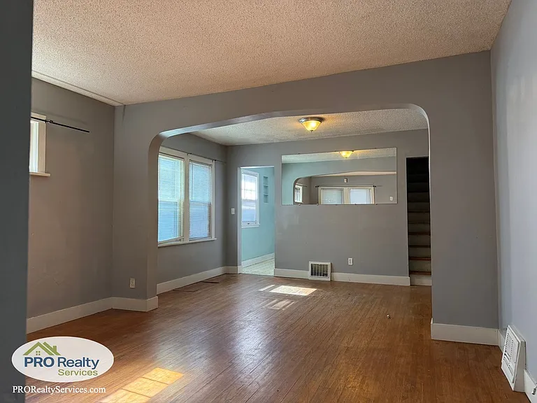 1306 Lafond Ave — Photo 2