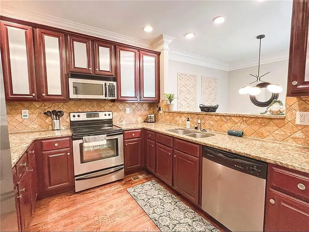 3 bed, 3.5 bath, 1742 sqft, $3,995 — Photo 3