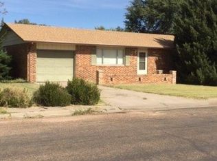 8 Diaden Dr, Sublette, KS 67877