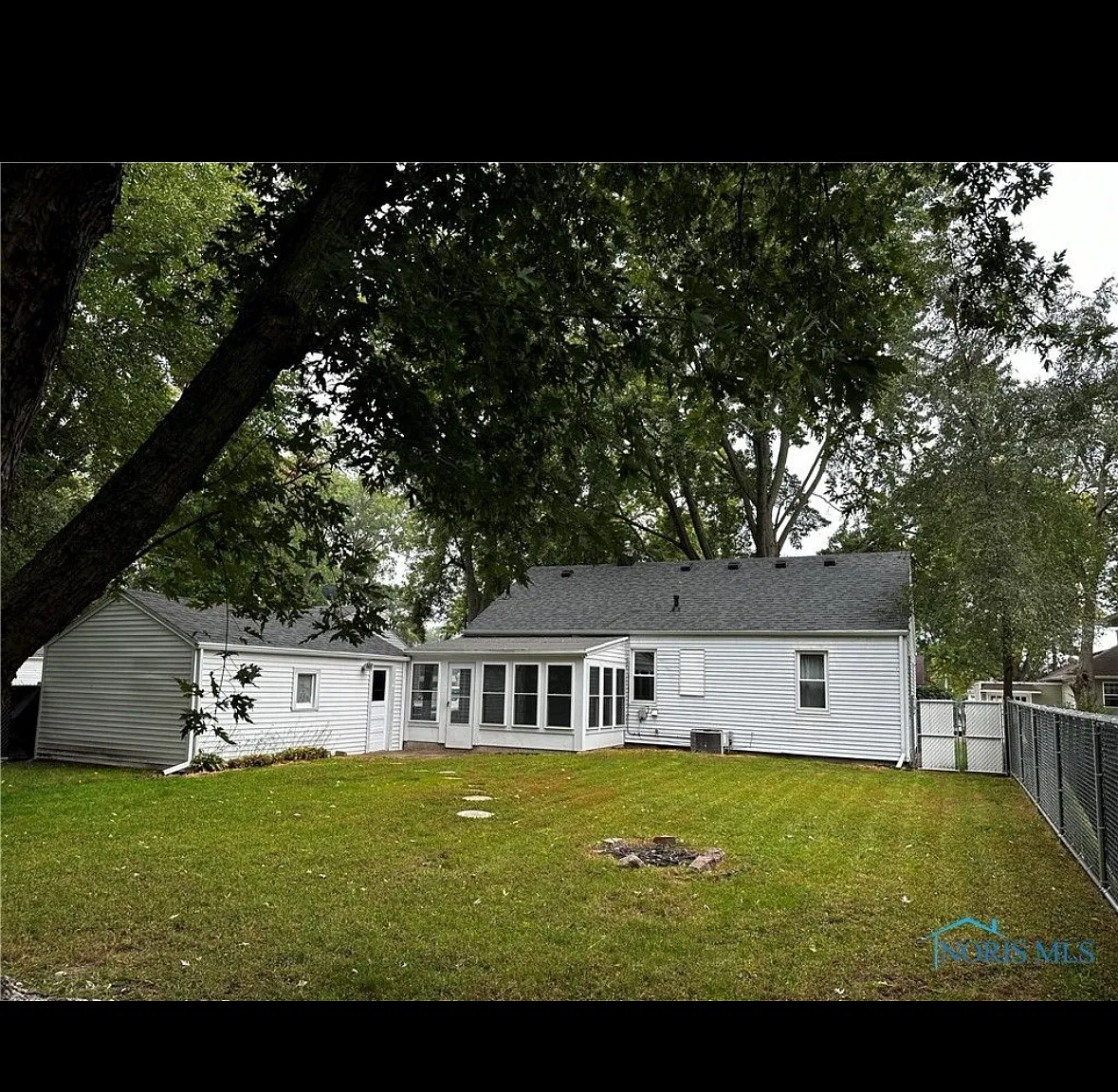 2 bed, 999 sqft, $1,300 — Photo 2