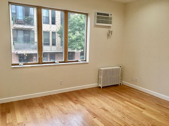 4th image of 245 Withers St #B