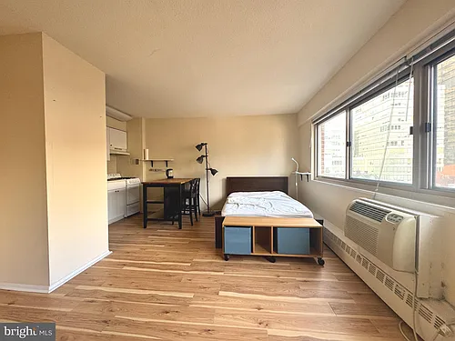 2101 Chestnut St #607-R Photo 1