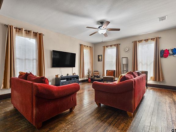 5th image of 605 Sheridan St