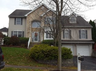 104 Lazarus Dr, Ledgewood, NJ 07852