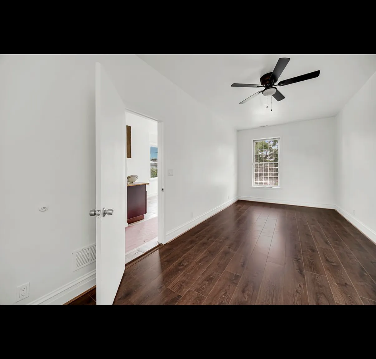 3 bed, $1,550 — Photo 2
