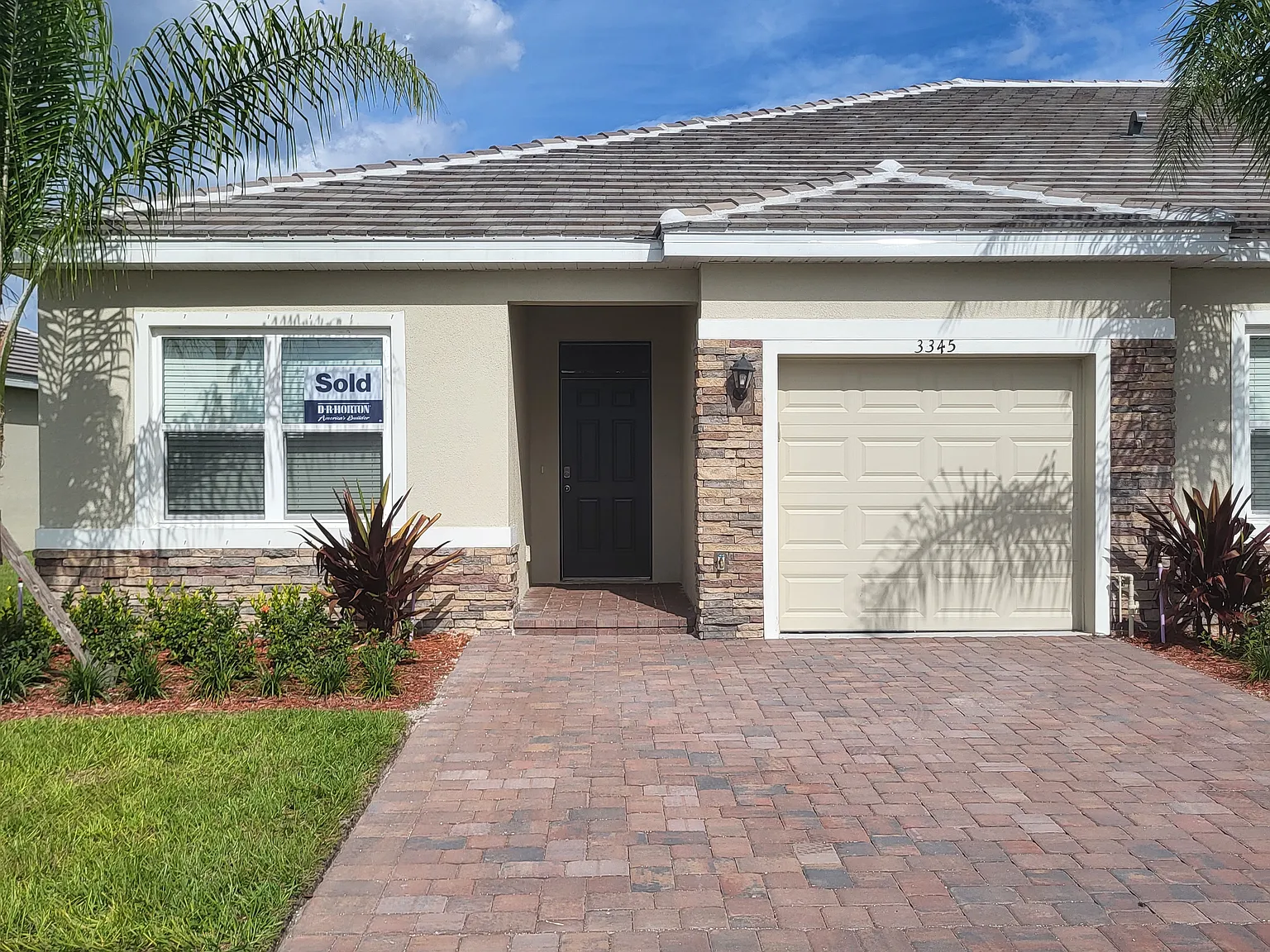 3 bed, 1551 sqft, $2,000 — Photo 1