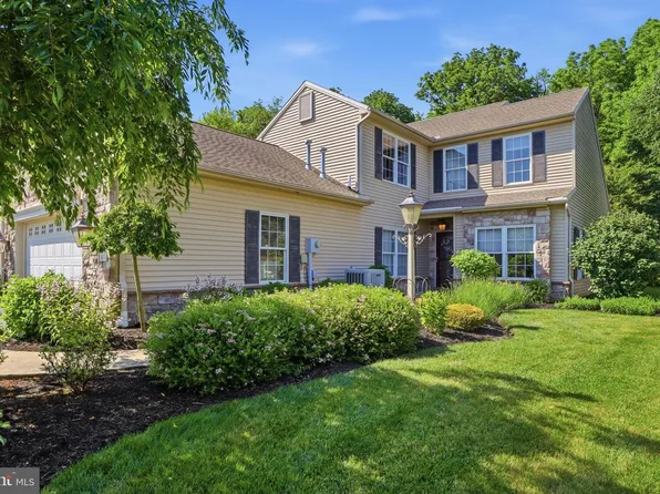 1823 Stone Hill Dr, York, PA 17402