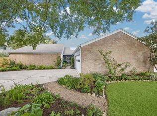 11402 Overbrook Ln, Houston, TX 77077
