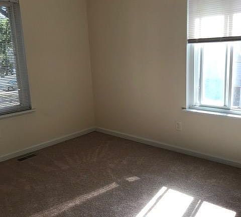 4th image of 9 Dorsey Rd APT D