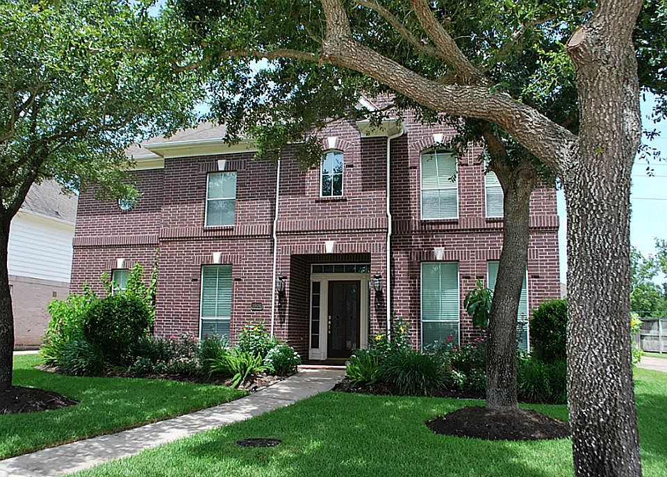 1st image of 1906 Canyon Crest Dr