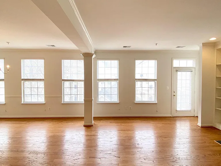 2663 Manhattan Pl #304 — Photo 9