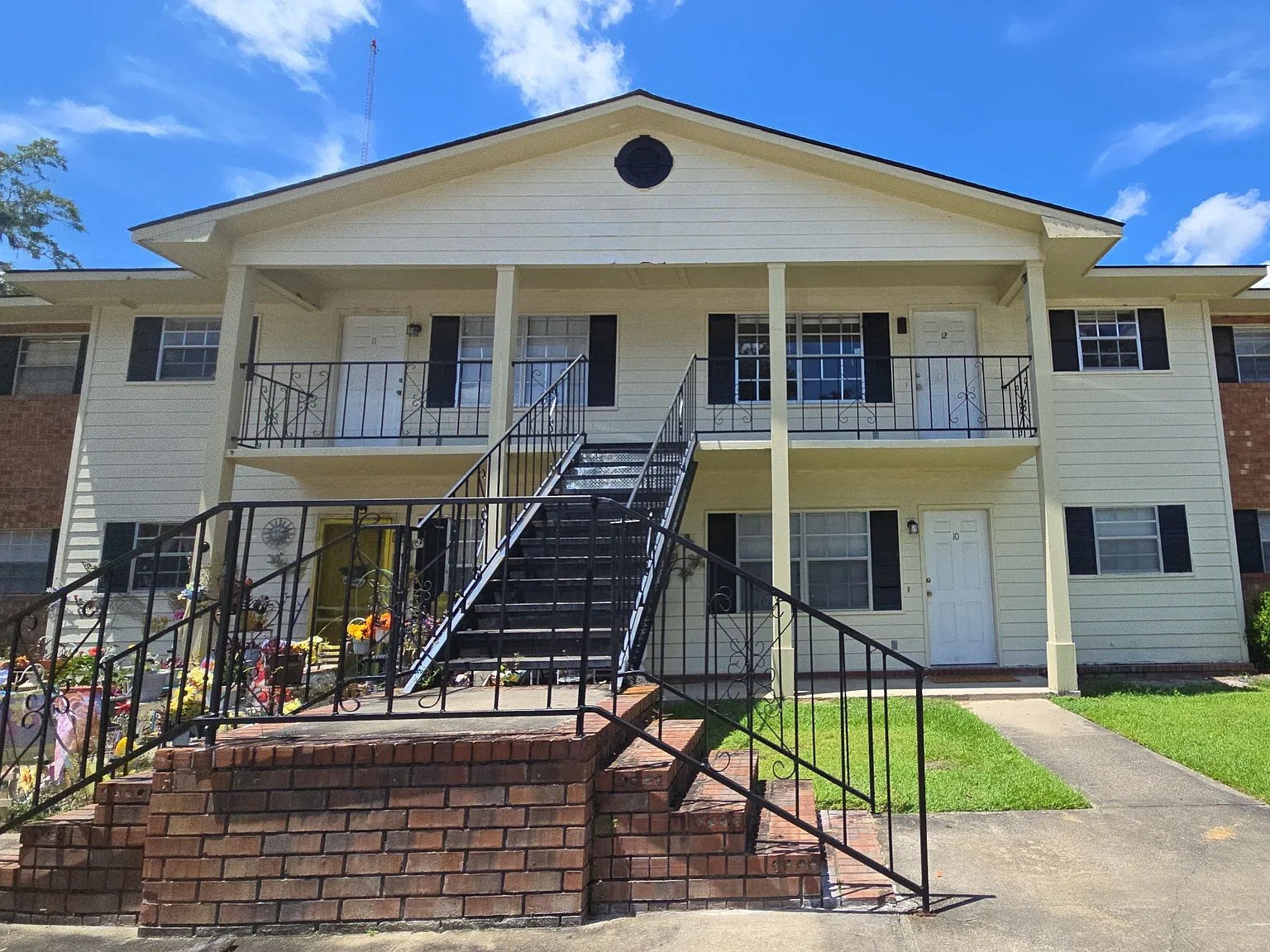 2 bed, $1,000 — Photo 1